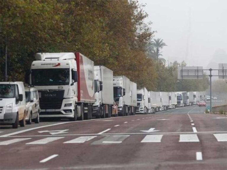 Los transportistas autónomos seguirán tributando en módulos en 2026