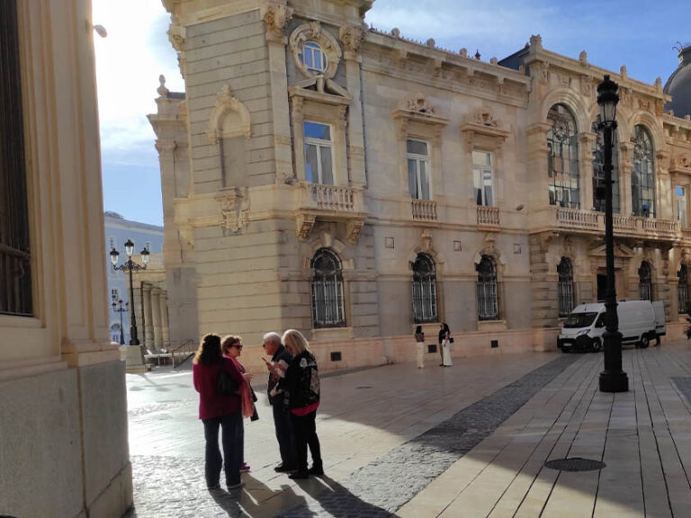 La edad legal para jubilarse con el 100% de la pensión subirá a 66 años y 10 meses