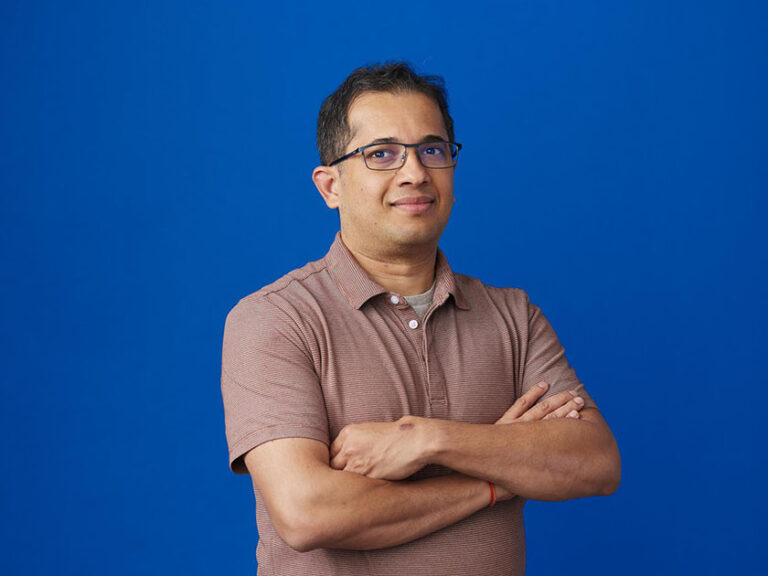 Nitin Prabhu vende más del 22% de las acciones recibidas como bonus de fichaje en Santander