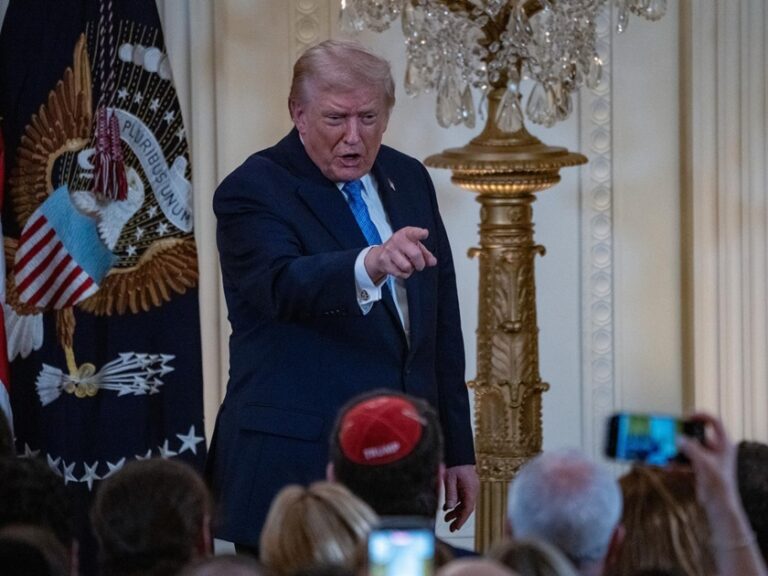 Los once meses de guerra comercial comienzan a pasarle factura a Trump a nivel doméstico