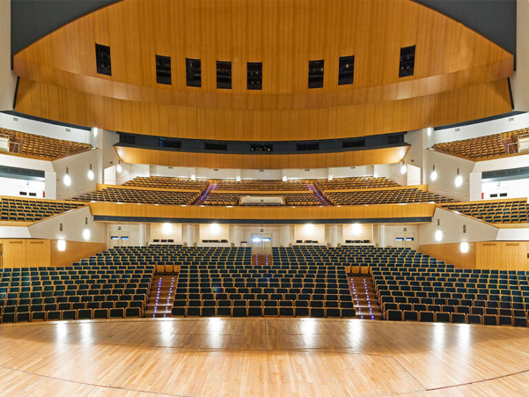 El auditorio Víctor Villegas incrementa un 20% su actividad congresual en 2025