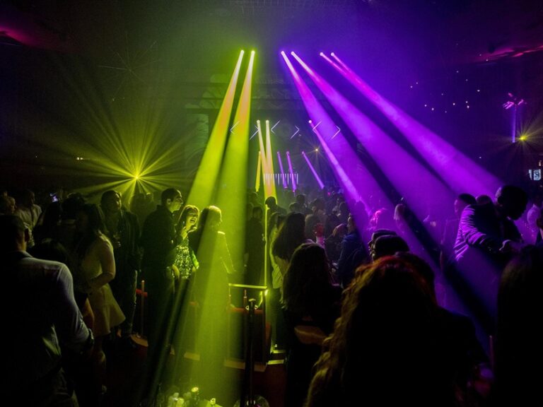 CONSUMUR recomienda adquirir entradas para macrofiestas en puntos de venta seguros