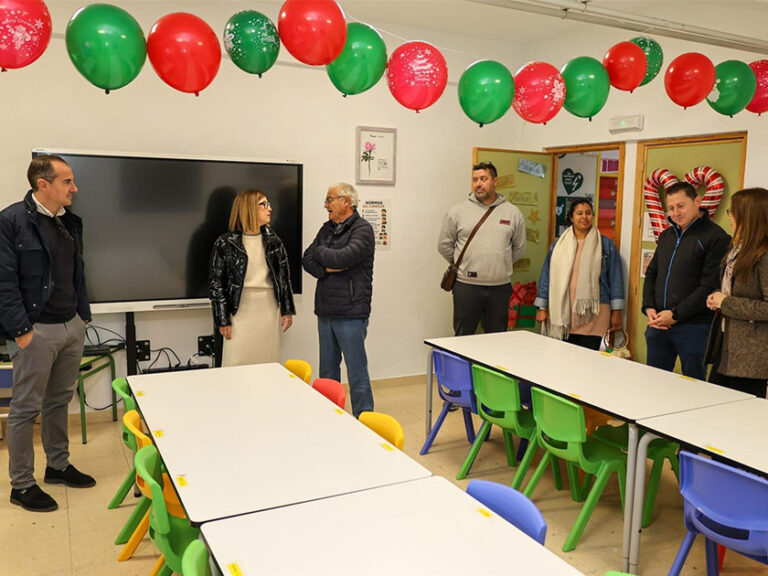 El CEIP Torrecilla estrena comedor escolar tras una obra ejecutada por programas municipales de empleo