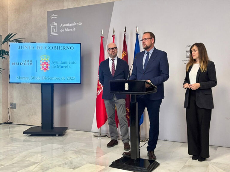 El Ayuntamiento aprueba la incorporación de 112 conserjes en centros educativos municipales