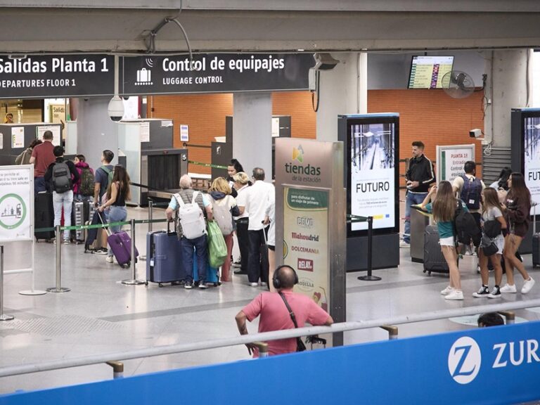Más de 22.000 trenes circularán esta Navidad en España y Renfe ofrecerá 2,6 millones de plazas
