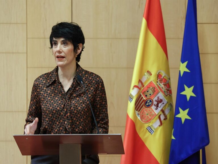 Milagros Tolón, nueva ministra de Educación, y Elma Saiz, nueva portavoz del Gobierno