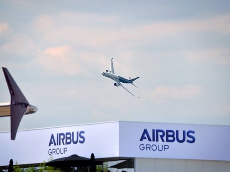 La Escuela de Paracaidismo de Alcantarilla recibirá nuevos aviones Airbus C295 en 2030