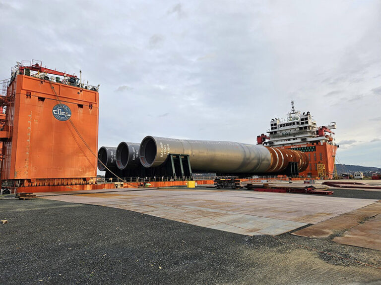 Navantia Seanergies y Windar fabrican 45 monopilotes para un parque eólico de Iberdrola