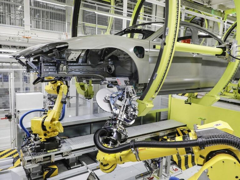 La actividad industrial europea toca su peor nivel en nueve meses