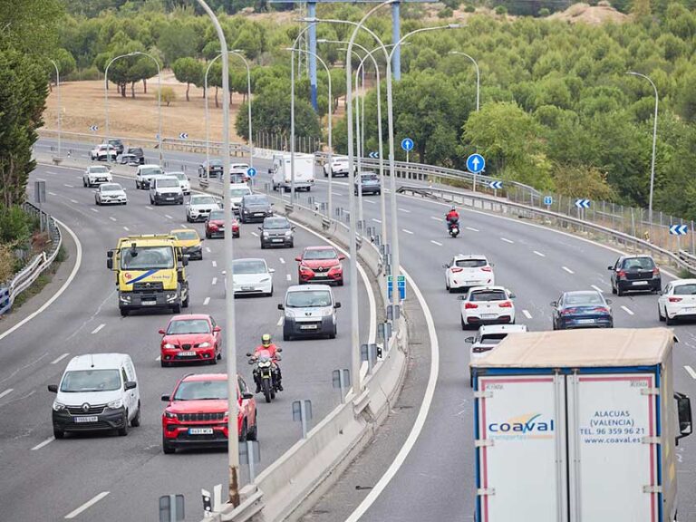 España supera los 34,7 millones de vehículos asegurados al cierre de 2025