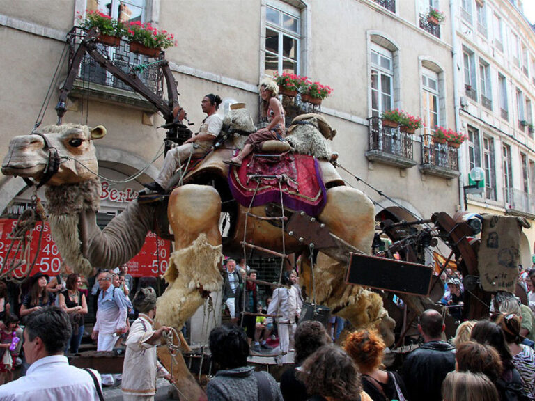 Cartagena incorpora un nuevo desfile navideño previo a la llegada de los Reyes Magos