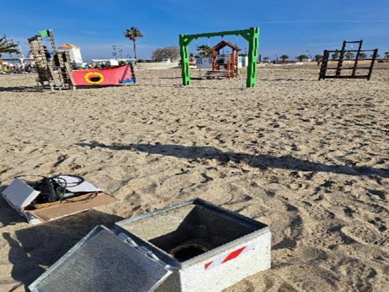 Cuatro empresas optan al contrato para la monitorización y control de la calidad del agua en el Mar Menor